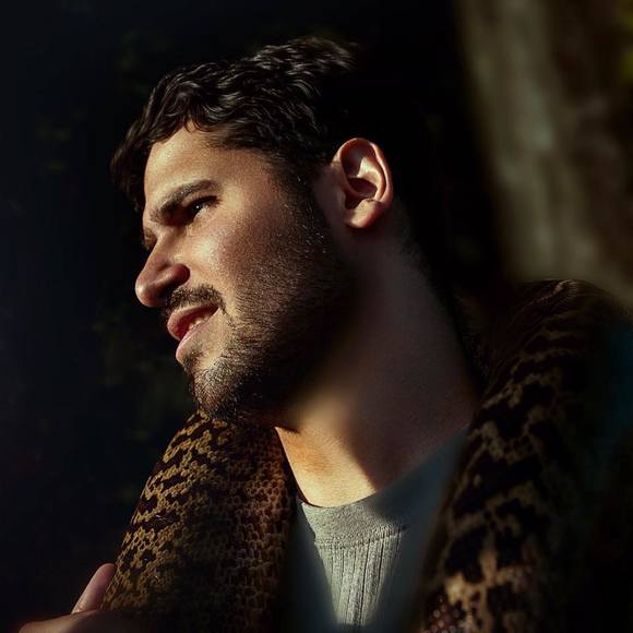 Meet your Posher, Alejandro - Picture 1 of 1